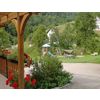 Terrasse - Blick zum Kinderspielplatz am Haus